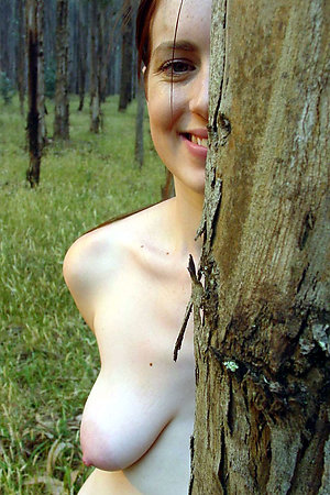 Unassuming girls on tap their 1st naturist photosession